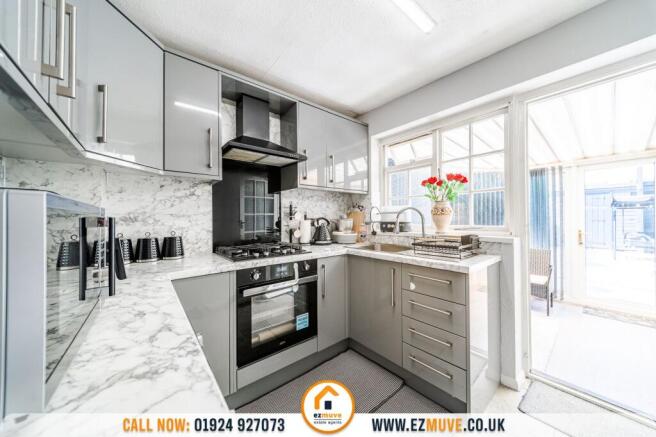 2 bed Semi-Detached Bungalow for sale Image 6
