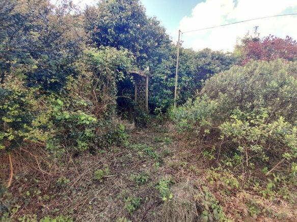 Arch to Additional Garden