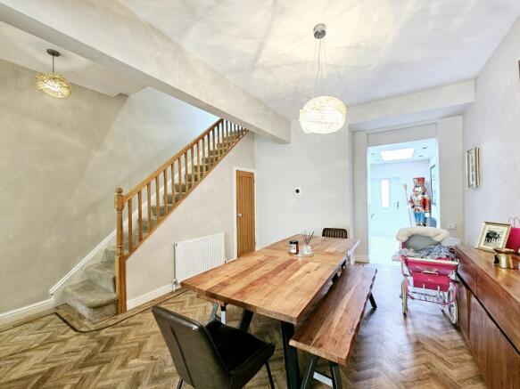 5 bed Terraced for sale Image 6