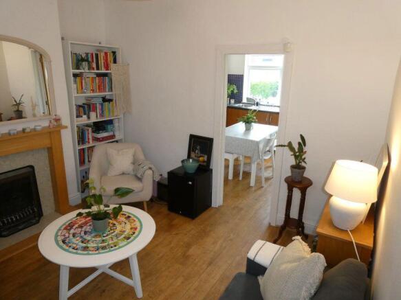 2 bed Terraced to rent Image 6