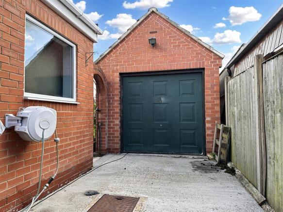 Large Detached Garage 863
