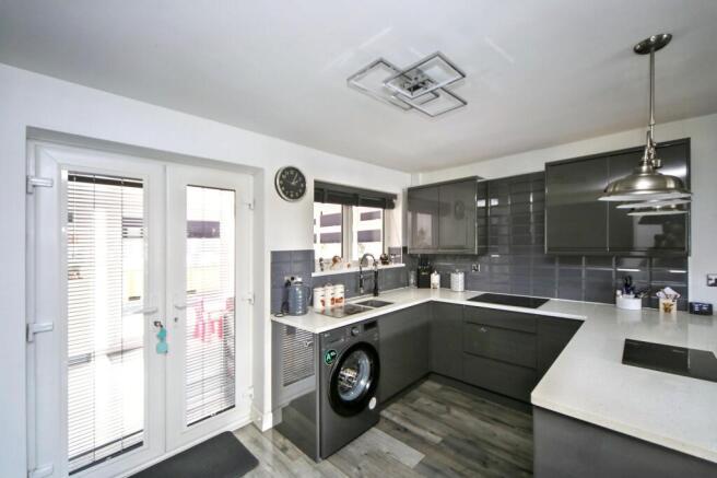 2 bed Semi-Detached for sale Image 7