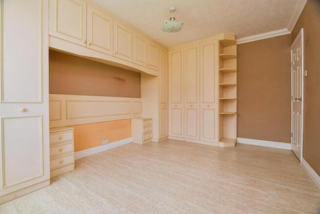 2 bed Semi-Detached Bungalow for sale Image 9