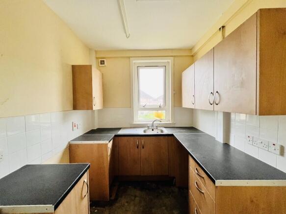 Lochfield Road, Paisley, Renfrewshire, PA2 photo 4