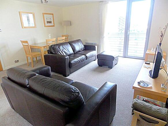 lounge1.JPG