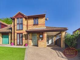 42, The Lawns, Northampton NN5 6AF