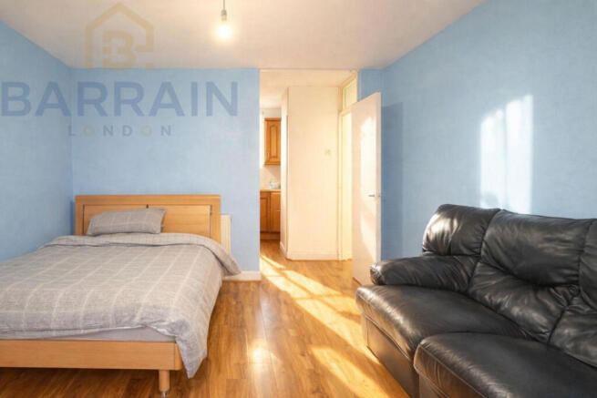 Canning Town, E16 Flat for Sale By Barrain London