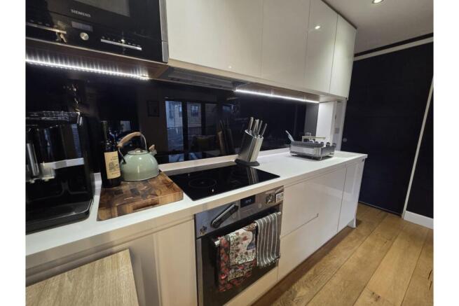 2 bed Town House for sale Image 5