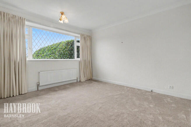 3 bed Semi-Detached for sale Image 7