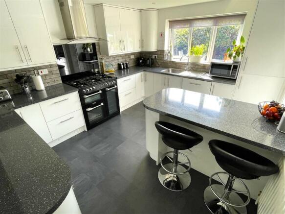 Kitchen/Breakfast Room