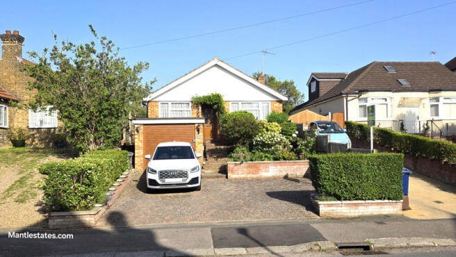 3 bed bungalow for sale Crescent Road, East Barne