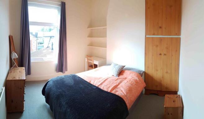 4 bed House to rent Image 5