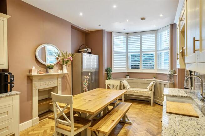 Dining Area.jpg