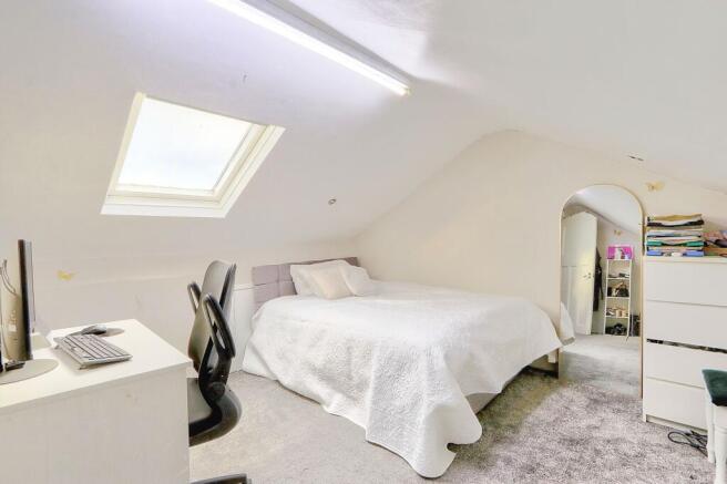 3 bed Terraced for sale Image 11