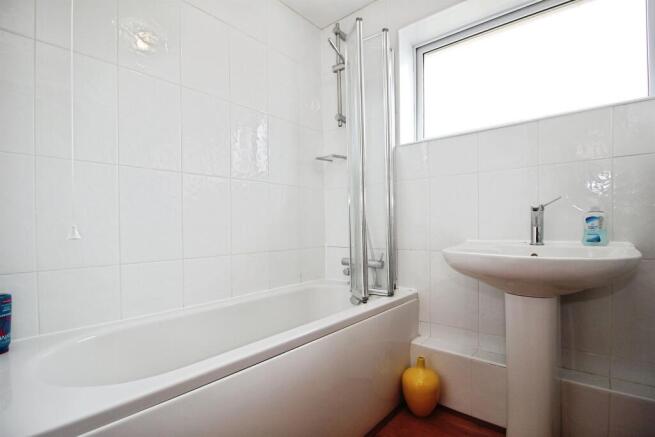 3 bed Semi-Detached for sale Image 12