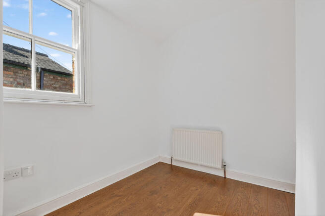 4 bed Terraced for sale Image 11
