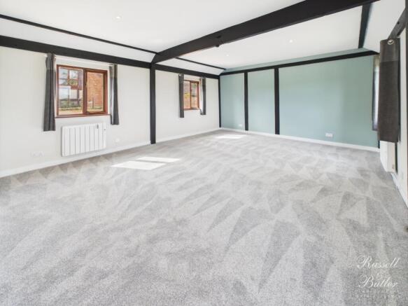 CAM01995G0-PR0328-STILL016