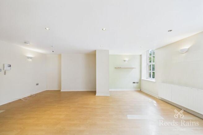 2 bed Apartment for sale Image 4