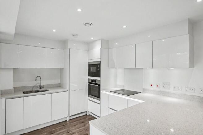 2 bed Apartment for sale Image 5