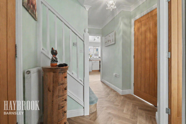 4 bed Detached for sale Image 5