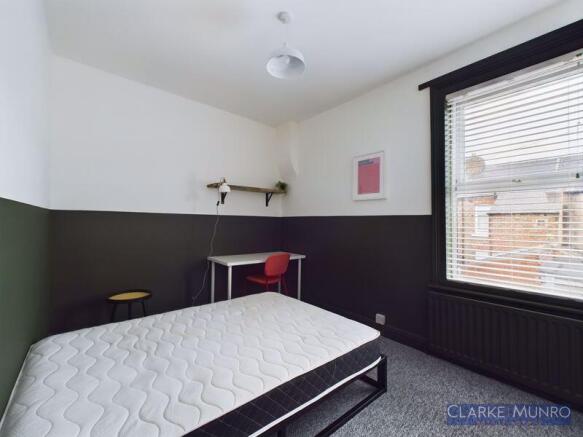 3 bed Town House to rent Image 10