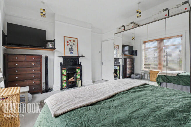 3 bed Terraced for sale Image 9