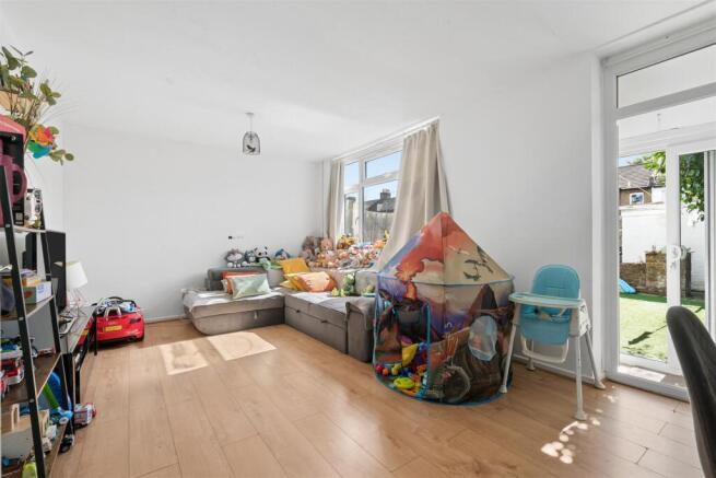 3 Foss Road, London SW17 reception.jpg