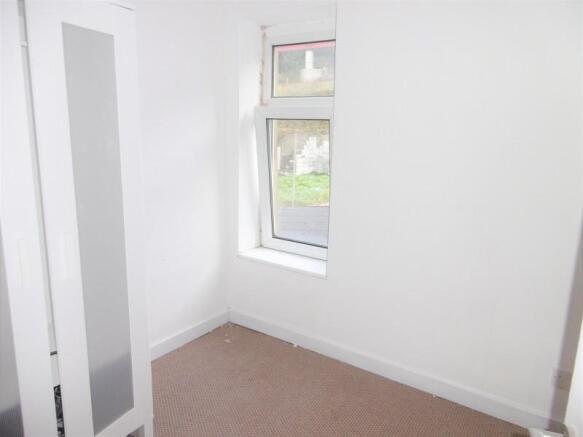 Bedroom 2 (REAR)