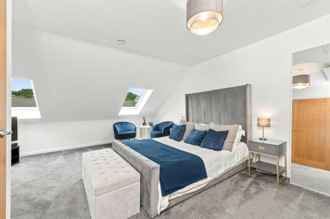4 bed Town House for sale Image 12