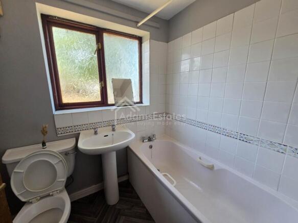 3 bed Semi-Detached for sale Image 5