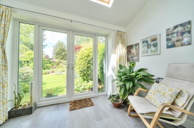 5 bed Detached for sale Image 5