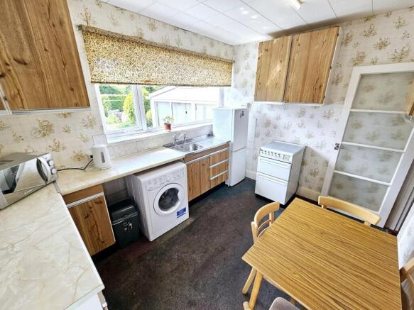 2 bed Semi-Detached Bungalow for sale Image 5