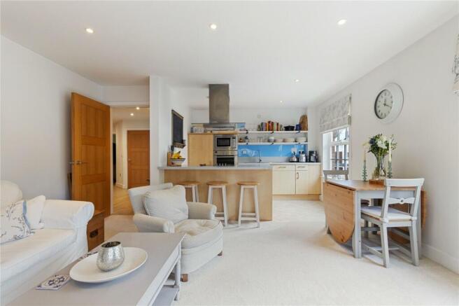 Living / Dining Area