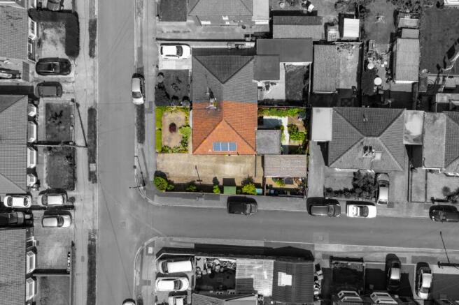 2 bed Semi-Detached Bungalow for sale Image 9