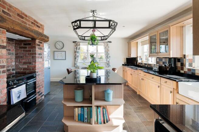 Holmes Chapel Road, Brereton, CW11 photo 4