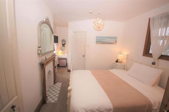 Master Bedroom.JPG