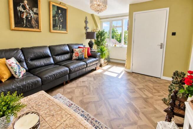 LIVING ROOM.jpg