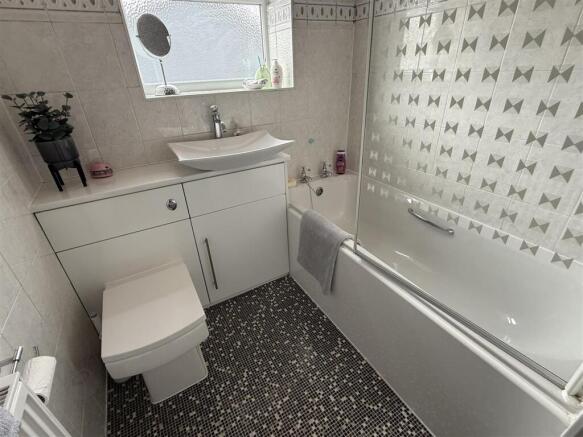 2 bed Terraced for sale Image 4