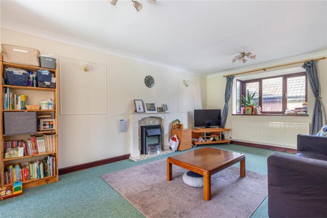 Livingroom-2.jpg