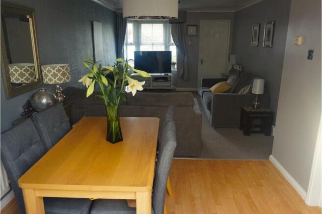Lounge/Dining Room