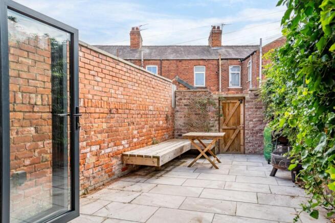 2 bed Terraced for sale Image 5