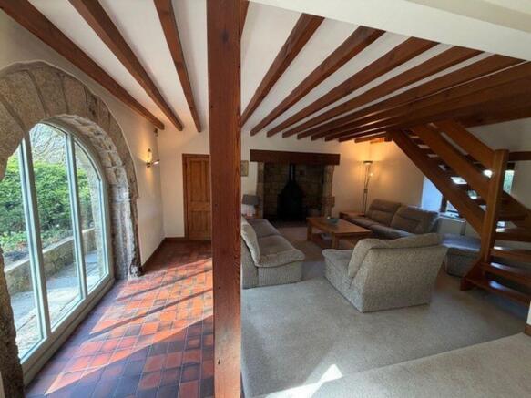 5 bed Detached for sale Image 7