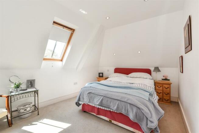 Bedroom 4.jpg