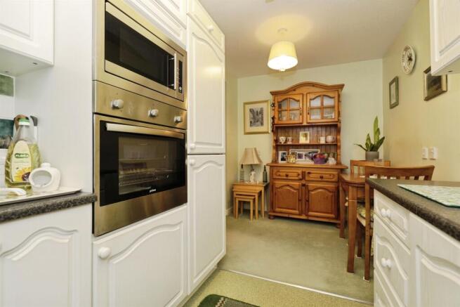 2 bed Retirement Property for sale Image 10