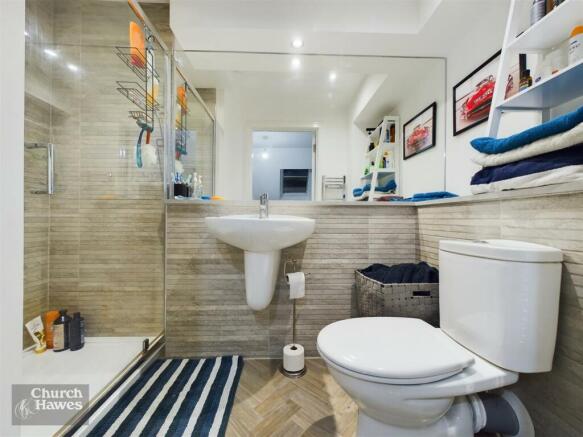 ensuite.jpg