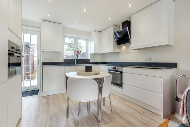 8585455-interior04.jpg