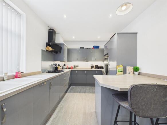 Kitchen: