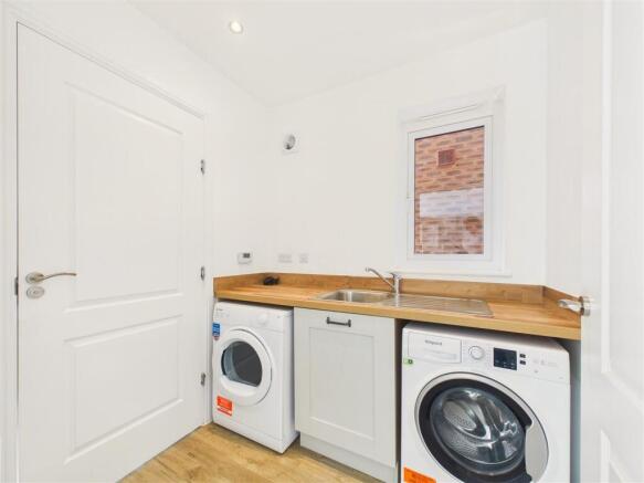 3 bed Detached for sale Image 6