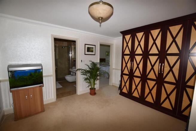 FAMILY/GAMES ROOM