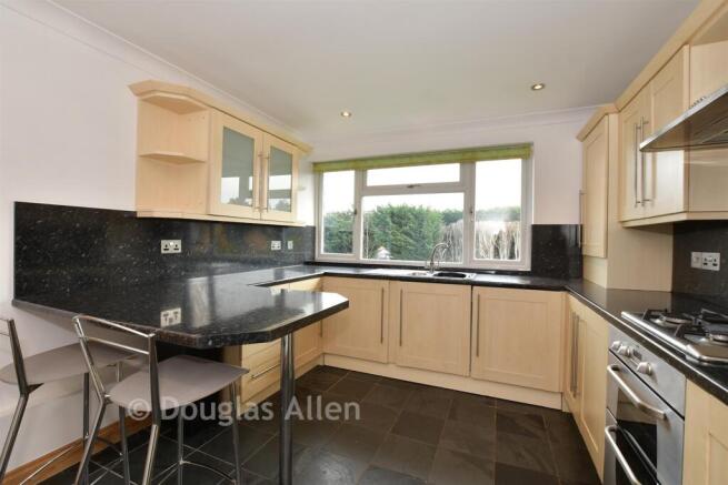 Kitchen/ Breakfast Room